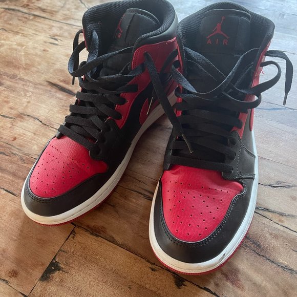 Nike Air Jordan 1 Mid Banned | 554724-074 | Men\'s Size 8.5